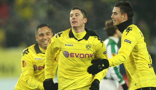 Robert Lewandowski (M.) traf für die Borussia zur Führung