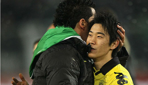 Shinji Kagawa (r.) wird Borussia Dortmund wohl längere Zeit nicht zur Verfügung stehen