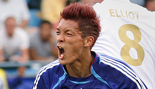 Tomoaki Makino spielte zuletzt bei Sanfrecce Hiroshima und erzielte dort 20 Tore in 130 Spielen