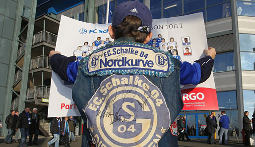 Der echte Schalke-Fan fühlt sich nur an einem Ort richtig wohl. Wo? Natürlich auf Schalke