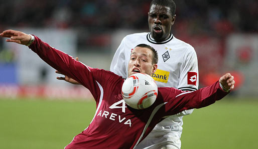 Julian Schieber wird dem 1. FC Nürnberg mit einem Meniskusriss im Knie sechs Wochen fehlen