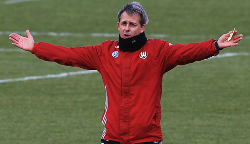 Pierre Littbarski feiert gegen den HSV sein Bundesliga-Debüt als Cheftrainer