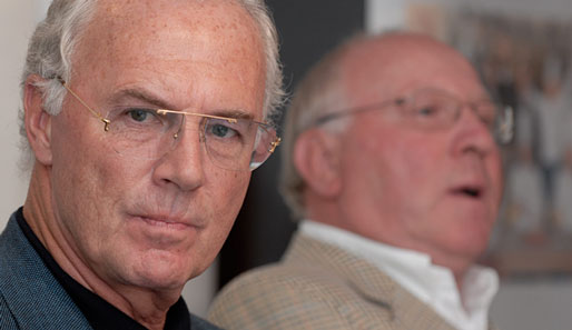 Franz Beckenbauer (l.) und Uwe Seeler sorgen sich um den Hamburger SV