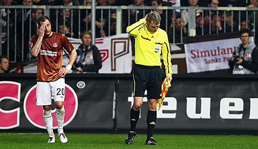 St. Pauli droht nach dem Becherwurf auf einen Schiedsrichterassistenten ein Spiel vor leeren Rängen