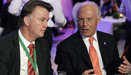 Franz Beckenbauer wirft Louis van Gaal einen Mangel an Kommunikationsfähigkeit vor