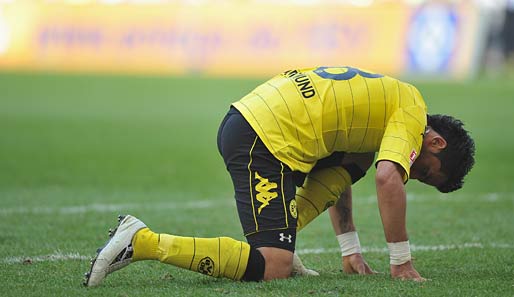 Der Oberschenkel macht Probleme: Dortmunds Lucas Barrios droht gegen Nürnberg auszufallen