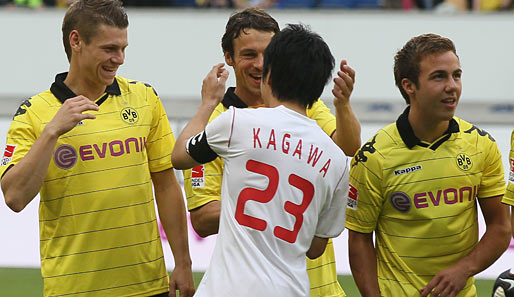 Kicken für den guten Zweck: Dortmunds Japaner Shinji Kagawa und seine Mannschaftskollegen