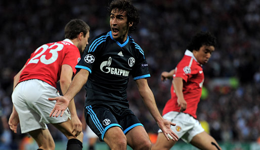 Schalke 04 um Raul (v.) schied als letzter deutscher Vertreter gegen Manchester United aus