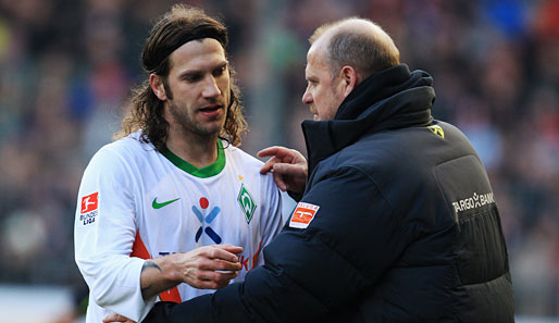 Torsten Frings hat sich nach seinem letzten Spiel für Werder besonders von Thomas Schaaf verabschiedet
