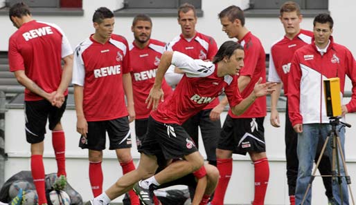 Die Profis des 1. FC Köln, hier vorne Geromel, bereiten sich auf die neue Bundesligasaison vor