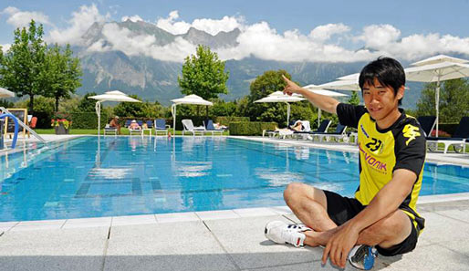 Ausnahmsweise mal ohne Dolmetscher Yamamori: Shinji Kagawa am Hotel-Pool in der Schweiz