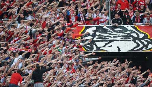 Kölner Hooligans fielen der Polizei bereits vor dem Spiel gegen den FC Schalke negativ auf
