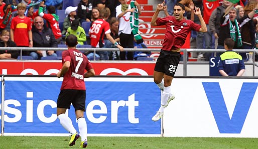 Mohammed Abdellaoue (r.) muss trotz Verletzung zur Nationalmannschaft reisen