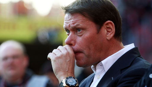 HSV-Sportdirektor Frank Arnesen hält eine Neuverpflichtung auf Leihbasis für möglich