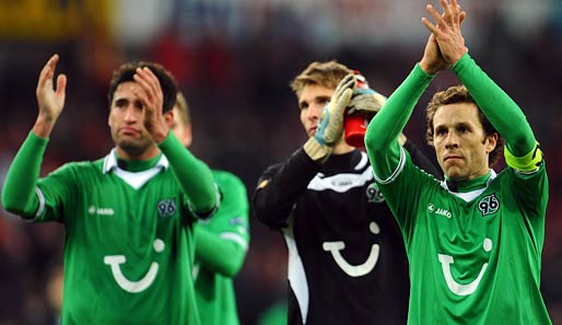 Die Profis von Hannover 96 bedanken sich bei den Fans für die Unterstützung in der Hinrunde