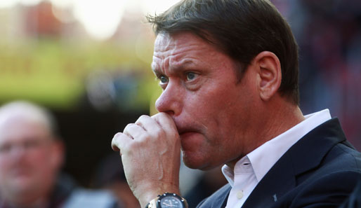 Frank Arnesen und der HSV verzeichnen 2010/11 einen Verlust von fünf Millionen Euro