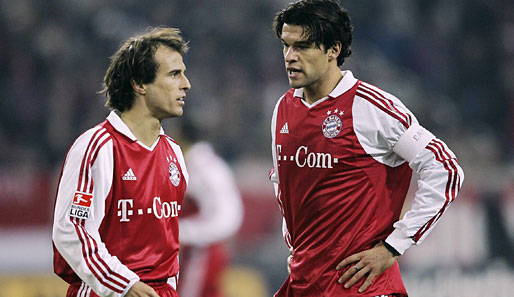 Mehmet Scholl (l.) und Michael Ballack spielten von 2002 bis 2006 beim FC Bayern zusammen