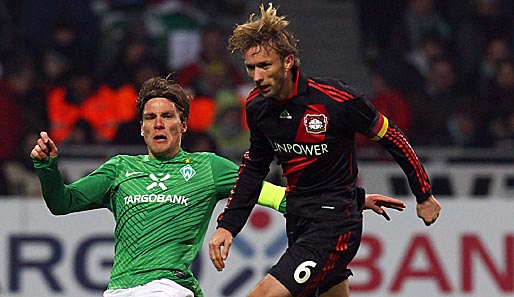 Simon Rolfes (r.) und Bayer Leverkusen zeigten in Bremen eine sehr ansprechende Leistung
