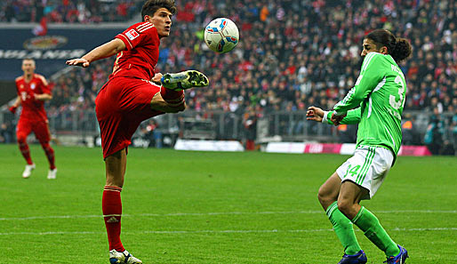 Mario Gomez (l.) hatte die Bayern gegen Wolfsburg in Führung gebracht