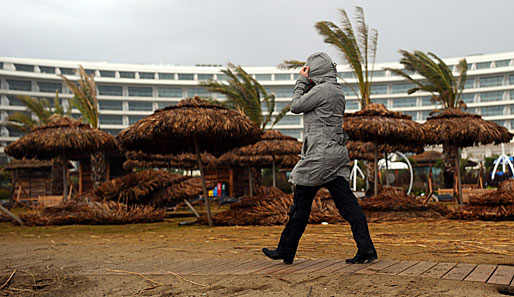 Über Belek verweilt momentan eine durchaus stattliche Gewitterfront