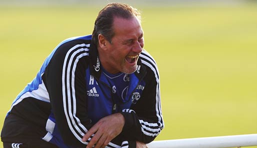 Trainer Huub Stevens hat Spaß bei Schalke 04