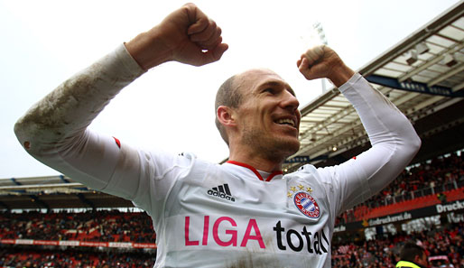 Arjen Robben soll beim FC Bayern bis 2015 verlängern - trotz kürzlich geäußerter Kritik am Verein