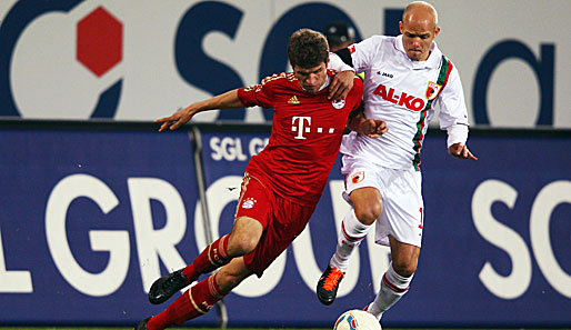 Bayern München trifft im Fernduell mit dem BVB auf den Aufsteiger aus Augsburg