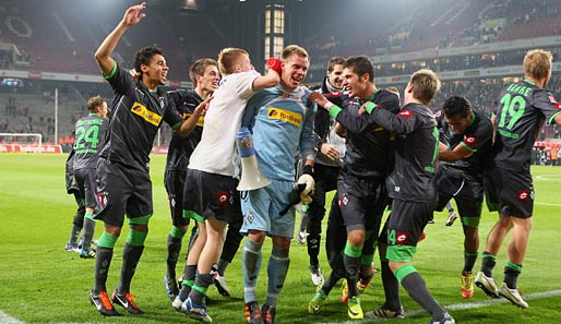 Im Hinspiel feierten die Gladbach-Profis ausgelassen den Derby-Sieg vor der Gästekurve