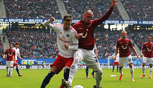 Hannovers Christian Pander (3.v.r.) wird gegen Kaiserslautern verletzt fehlen