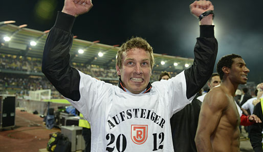 Markus Weinzierl schaffte in diesem Jahr mit Jahn Regensburg den Aufstieg in die 2. Liga