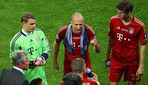 Arjen Robben (M.) kurz vor dem Elfmeterschießen gegen Chelsea im CL-Finale