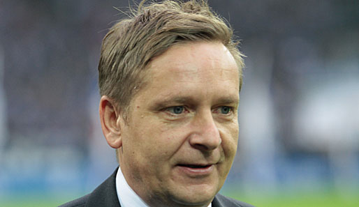 Horst Heldt sieht in Eintracht Frankfurt einen ernst zu nehmenden Konkurrenten