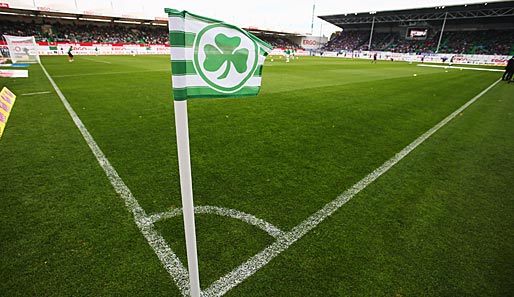 Die SpVgg Greuther Fürth wird ihre Heimspiele noch mehrerer Jahre im Ronhof austragen