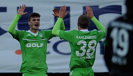 Der VfL Wolfsburg leiht Mateusz Klich (l.) an PEC Zwolle in die Eredivisie aus