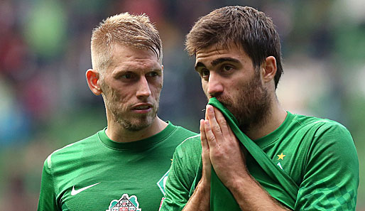 Sokratis (r.) und Aaron Hunt fehlen dem SV Werder Bremen gegen Freiburg