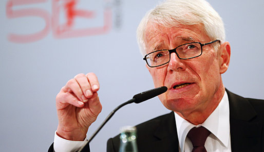DFL-Präsident Reinhard Rauball teilt die Meinung von Bayern-Boss Uli Hoeneß nicht