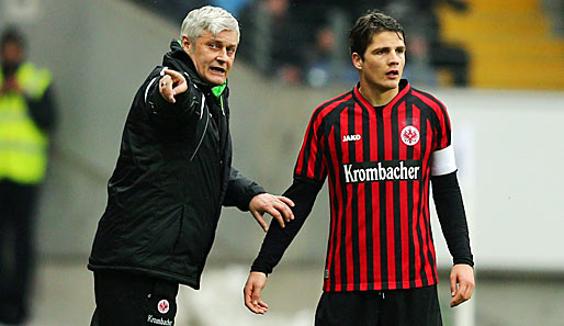 Pirmin Schwegler (r.) von Eintracht Frankfurt hat das Interesse mehrerer Klubs auf sich gezogen