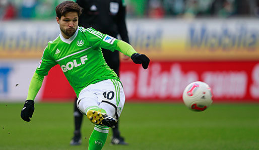 Diego vom VfL Wolfsburg versucht seine Teamkollegen wachzurütteln