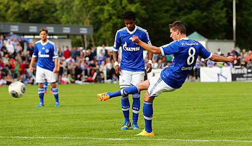 Der Schalker Neuzugang Leon Goretzka traf per Freistoß beim 5:0-Sieg gegen Villingen