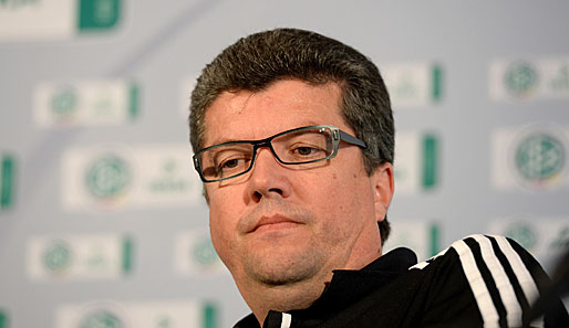 Herbert Fandel glaubt nicht, dass die DFB-Schiedsrichter mit den neuen Regeln Probleme haben werden