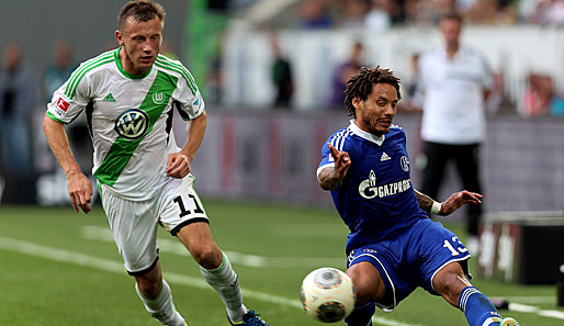 Jermaine Jones (r.) hat das Umfeld beim FC Schalke 04 hart kritisiert