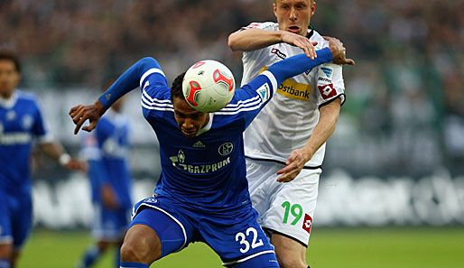 Joel Matip (l.) träumt vom Meistertitel mit Schalke und will mehr Verantwortung übernehmen