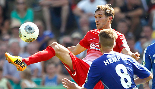Der 28-jährige Mittelfeldspieler besitzt im Breisgau noch einen Vertrag bis 2014