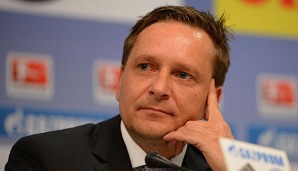 Horst Heldt scheint mit dem aktuellen Kader bei Schalke 04 zufrieden zu sein