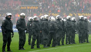 Die Polizei klagt über zu hohe Belastung rund um die Bundesliga-Einsätze
