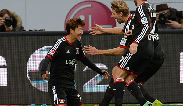 Heung-Min Son (l.) erzielte gegen den Hamburger SV gleich drei Tore
