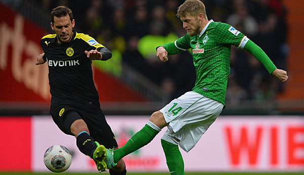 Werder Bremen würde Leistungsträger Aaron Hunt (r.) gerne halten