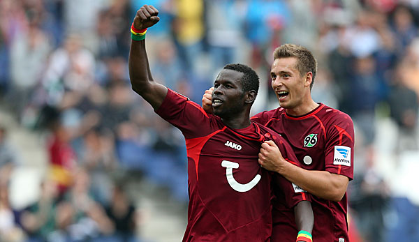 Mame Diouf (l.) kam 2011 zu Hannover 96