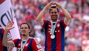 Daniel van Buyten muss die Bayern verlassen, Claudio Pizarro darf biis 2015 bleiben