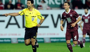 Babak Rafati (l.) wird erstmals seit Ende 2011 wieder ein Fußballspiel pfeifen